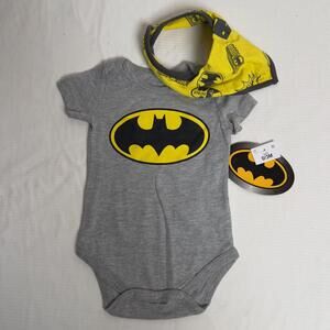 NWT Batman Baby Bodysuit & Bandana Set - 0/3M Infant